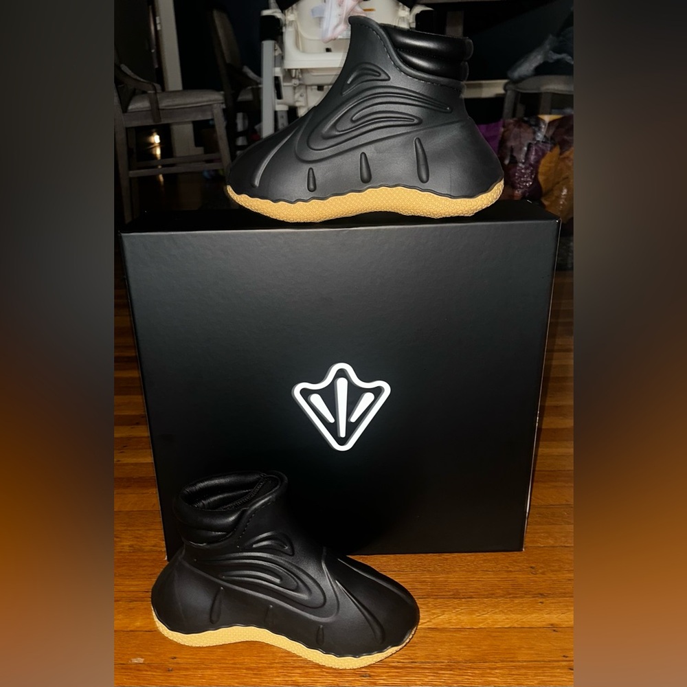 Duck Boots Men’s 7 WO’S 8.5